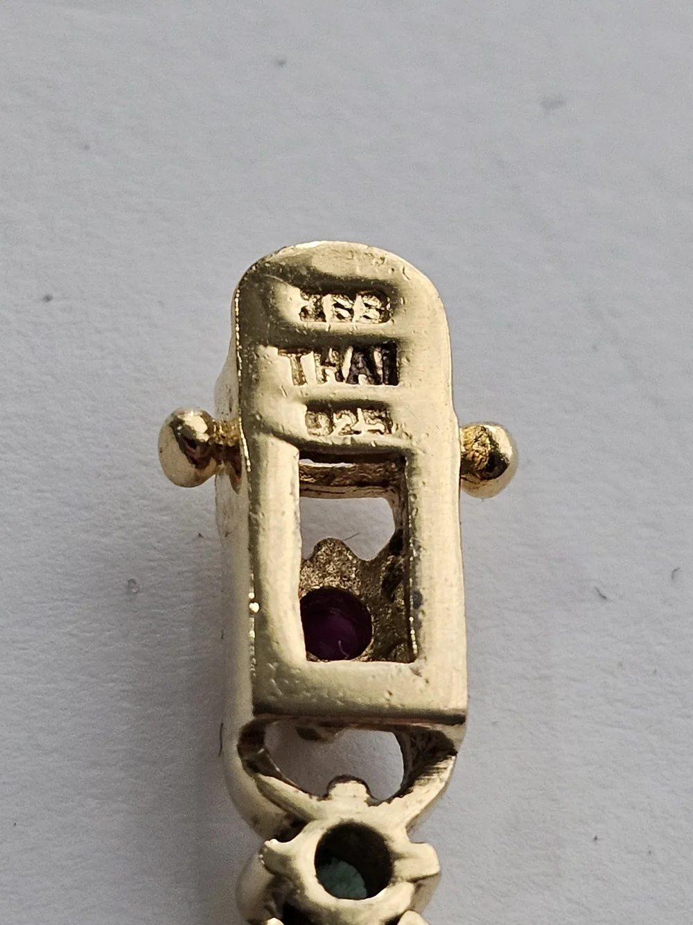 N/A elegant gold